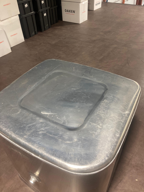 Алюминиевый бензобак 270 л. (670х700х650) (№ 496757)