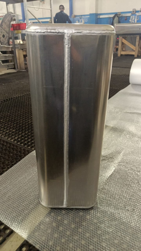 Алюминиевый бензобак Hyundai HD 130 л.  (№753173)