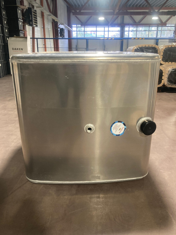 Алюминиевый бензобак 270 л. (670х700х650) (№ 496757)