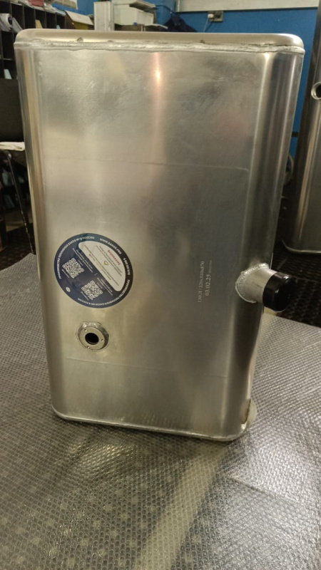 Алюминиевый бензобак Hyundai HD 130 л.  (№753173)